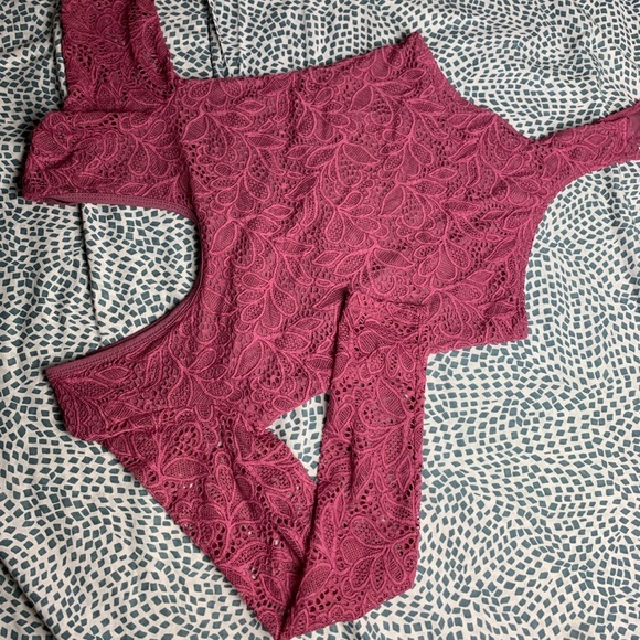 Lace scoop neck long sleeve bodysuit - Picture 2 of 9